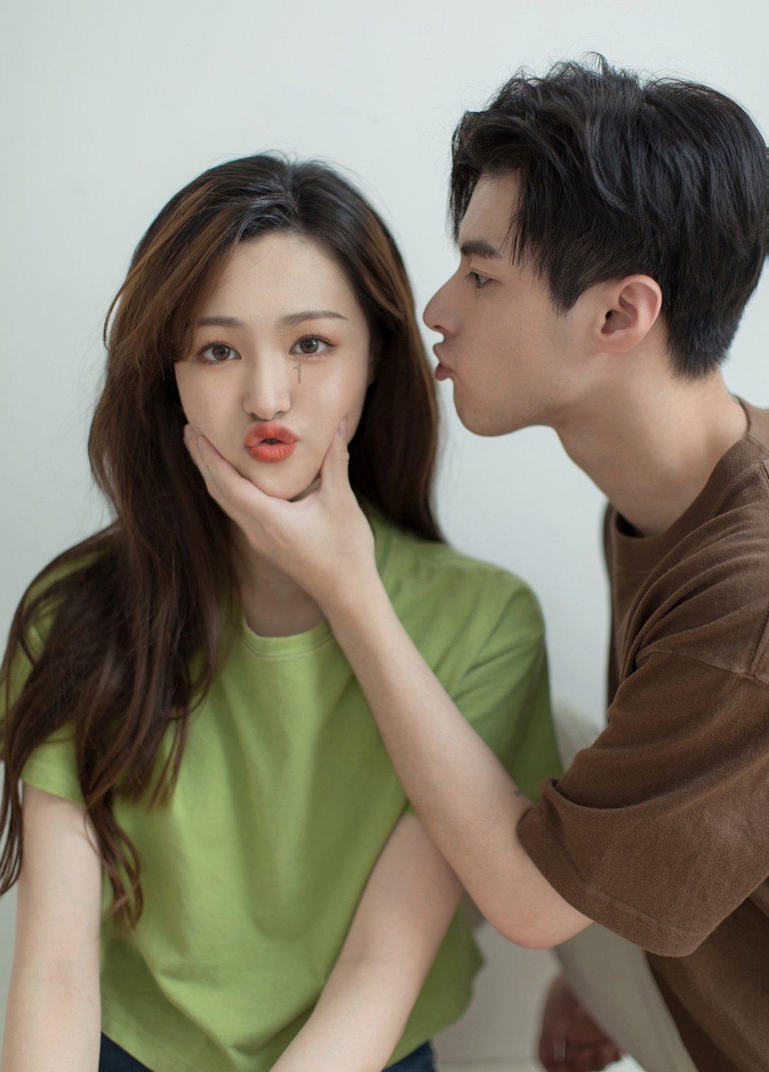 男生会介意女生碰他的手吗游戏画面
